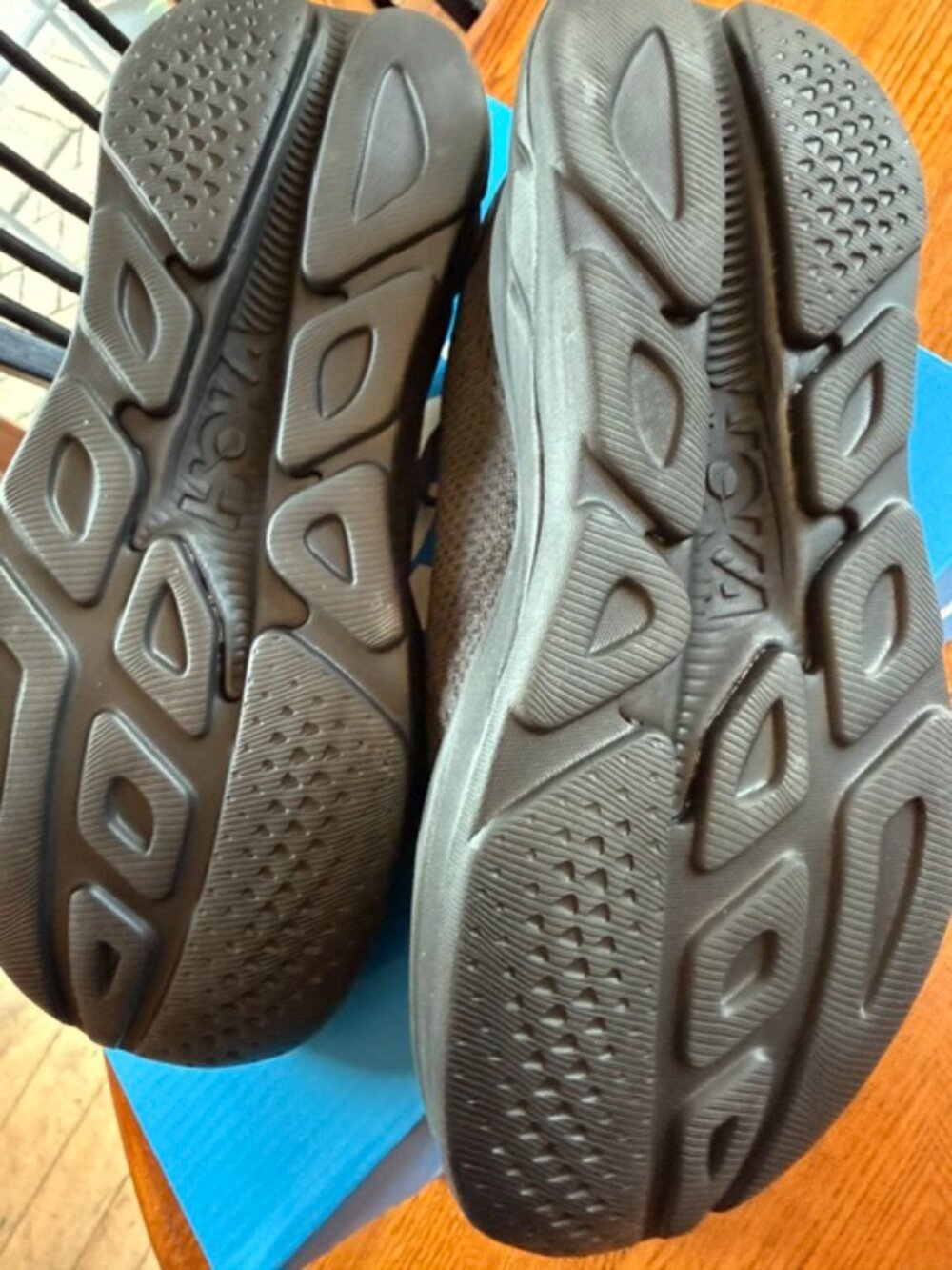 HOKA Rincon 4 Women's Running Shoes Size 7B Black 1155131 New in Box - Picture 8 of 8